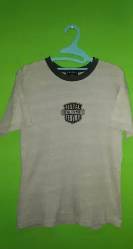 Kaos uniqlo size M