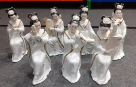 Seri patung Dewi Musik ada 7pcs