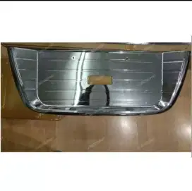 Garnish Ornamen Plat Nomer Mobil Innova 2005/2006/2007/2008