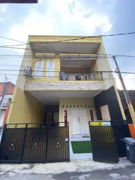 Rumah 2 Lantai nempel gading serpong
