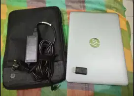 LAPTOP HP ELITEBOOK 820 G4 i5 Gen7 (RAM 8GB SSD 256GB) MULUS NORMAL
