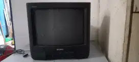 TV  SONY 14inch dan TV AKIRA 21inch kondisi nyala dan terang berwarna