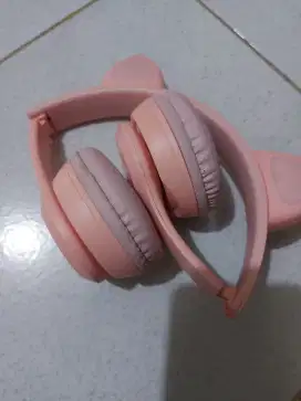 Headphone bluetooth masih baru