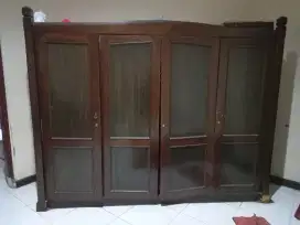 LEMARI PAKAIAN 4 PINTU KAYU