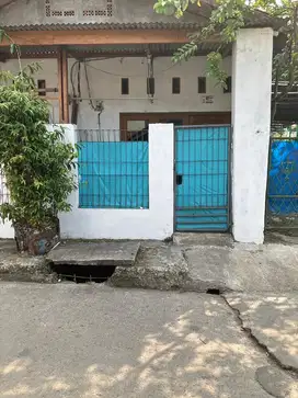 Kontrakan Rumah di pinggir jalan di Kebagusan