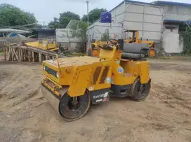 Tandem Roller Sakai SW350 Kapasitas 3 - 4 Ton Ex Japan