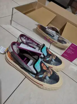 Sepatu compass edisi ratu pantai selatan