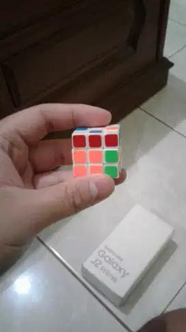 Rubik mainan kecil