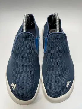 Adidas boat slip on