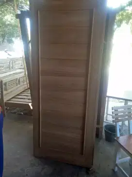 Pintu kayu jati