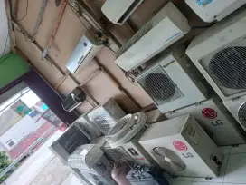 Jual ac second 1/2 - 1 pk  ada yg minat pekayon jaya