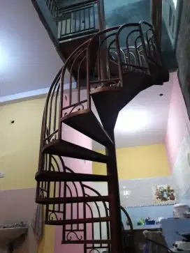 Tangga putar minimalis