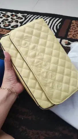 Guess bag yelow