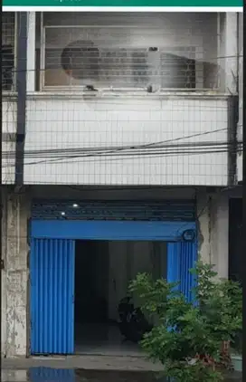 Pusat kota Sby??Dijual ruko  2 lantai kawasan ramai pacuan kuda  Tidar
