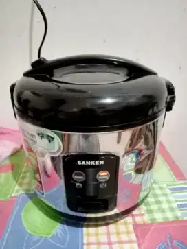 Rice cooker merk sanken 1.8 L