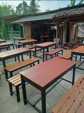 Meja kafe, meja warung