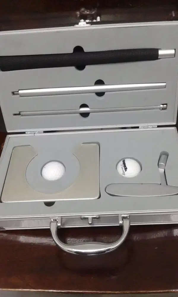 Putter golf bisa di lipat lipat