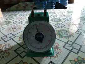 Timbangan duduk 60kg camry akurat