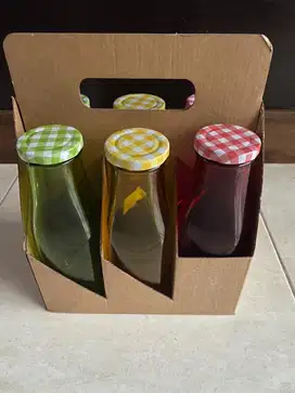 Botol kaca warna warni kedap udara dan air