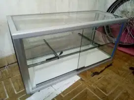 Etalase kaca untuk dagang makanan matang ukuran 100x40x60