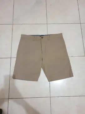 Mulus .authentic celana pendek banana republic size 35 .fit 34