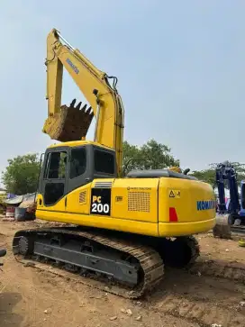 Excavator Komatsu PC200-7 full rekondisi