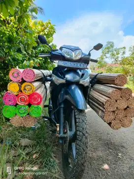 Tirai bambu sawet untuk penghalau panas dan hujan