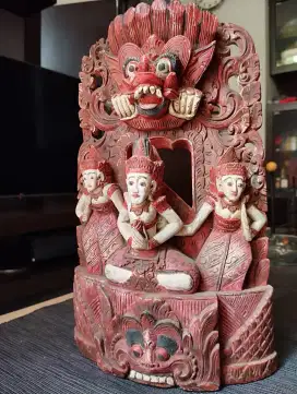 Patung Bali tua