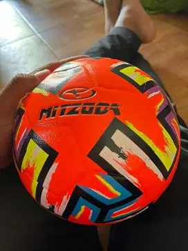 Bola futsal mitzuda