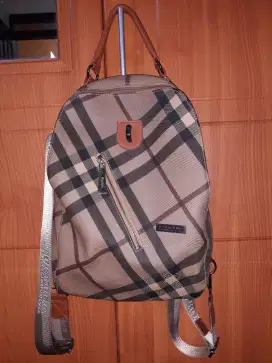 Tas ransel cewek BURBERRY-Cakep banget