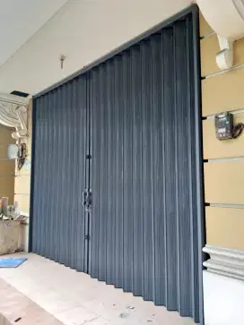 folding gate rolling door