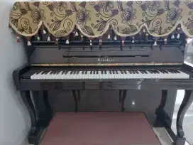 Piano Kreutzer KE- 504 setinggi 131 cm warna coklat glossy