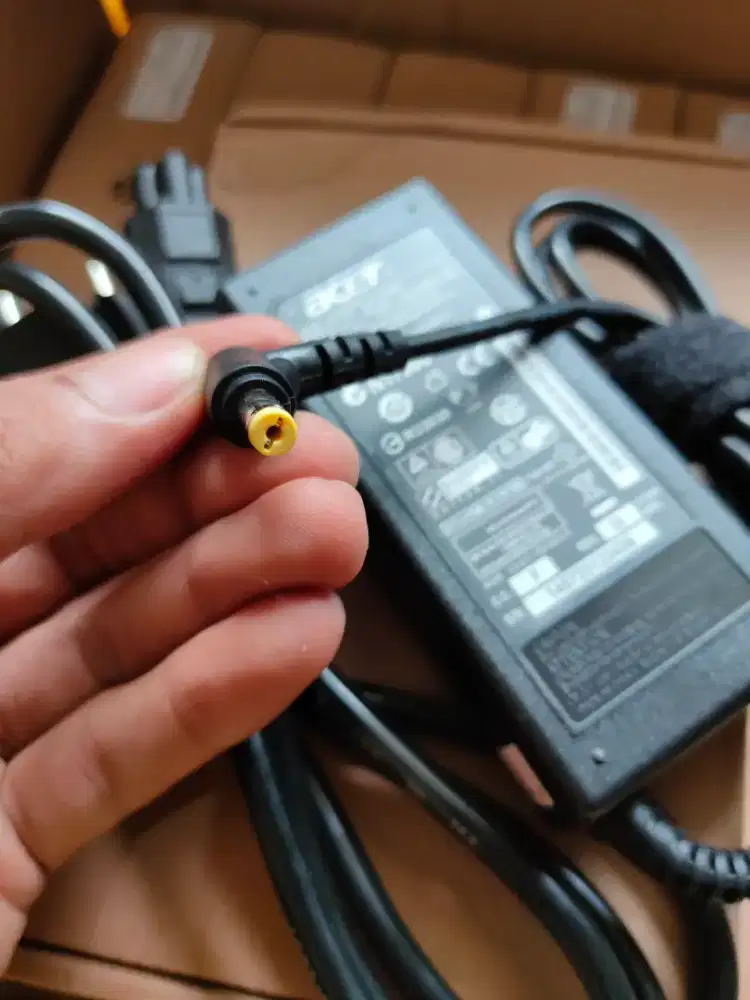 Adaptor charger ACER
