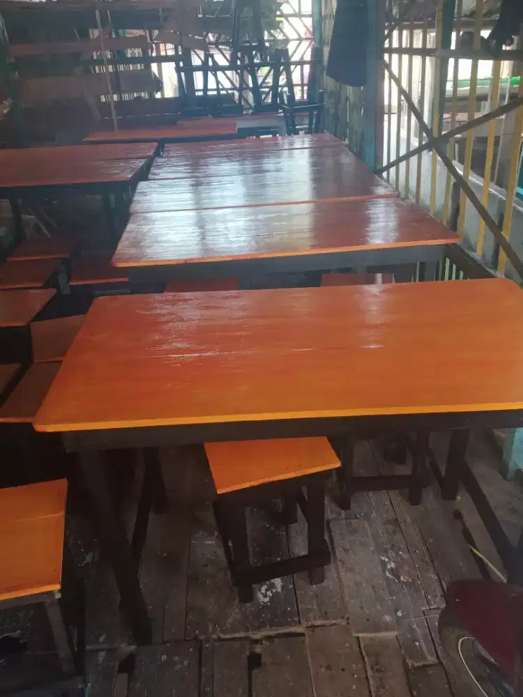 Meja panjang baru