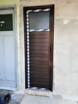 Jendela kaca kusen aluminium geser bukaan boven pintu lipat swing