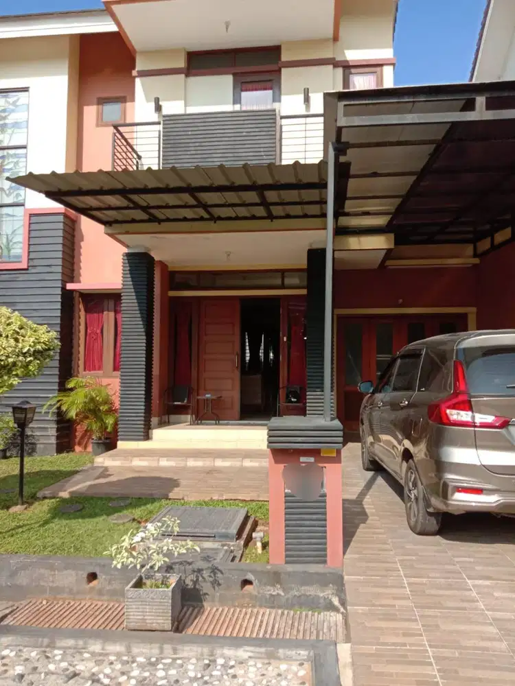Dijual Rumah 2 Lantai Dalam cluster Heliconia. Harapan Indah 2. Bekasi