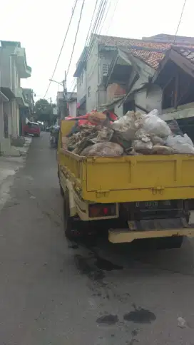 Buang Puing Tanah Kusir