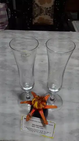 2 Buah Gelas Kristal