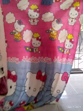 Selimut Karakter Hello Kitty