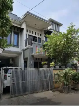 RUMAH MEGAH 2 LANTAI DI DUREN SAWIT TANAHNYA 157 M²