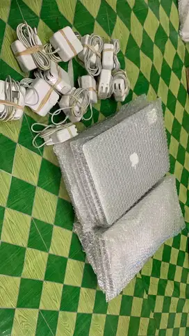 Di terima laptop /macbook segala kondisi / terima servise juga