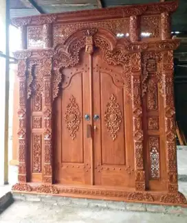 kusen dan pintu ukir gebyok elegan nan mewah.