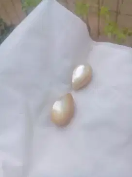 Bandul liontin bisa juga anting