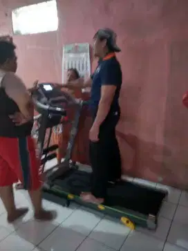 TREADMILL ELEKTRIK TF 288 TIGA FUNGSI