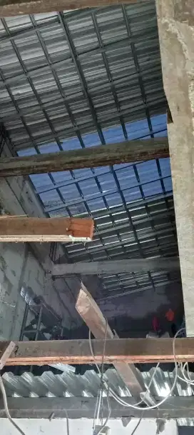 Tukang bajaringan borong