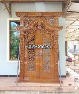 Pintu gebyok ukir