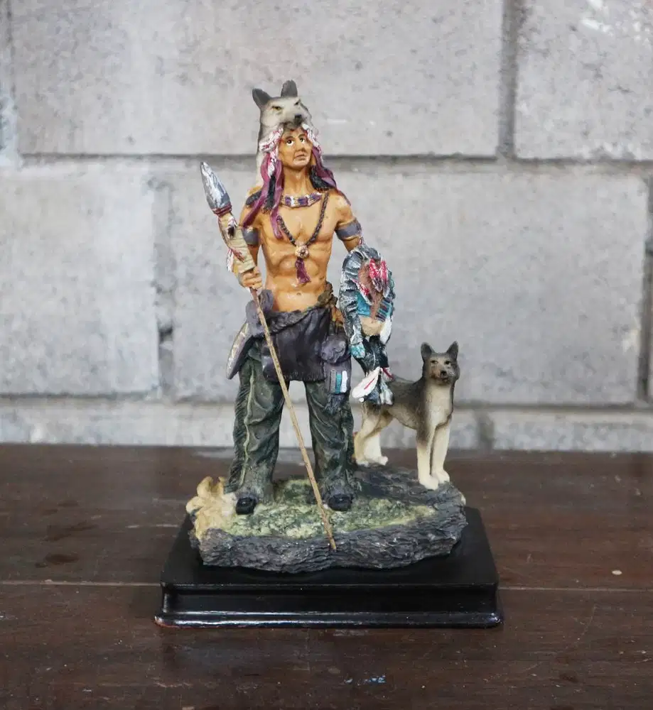 Pajangan/Merchandise/Prajurit & Serigala Suku Indian Amerika Utara