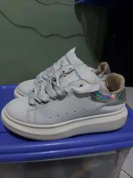 Sepatu kasual alexander maquen silver