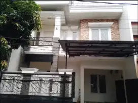 RUMAH 2 LANTAI KEREN DI KOMPLEK BILLYMOON PONDOK KELAPA DUREN SAWIT