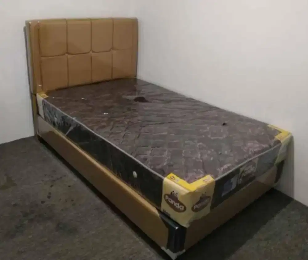 Dipan sandaran minimalis